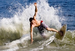 体育足彩网：中超冠军亚冠突围路，从金元幻影到务实重建的胜负迷思